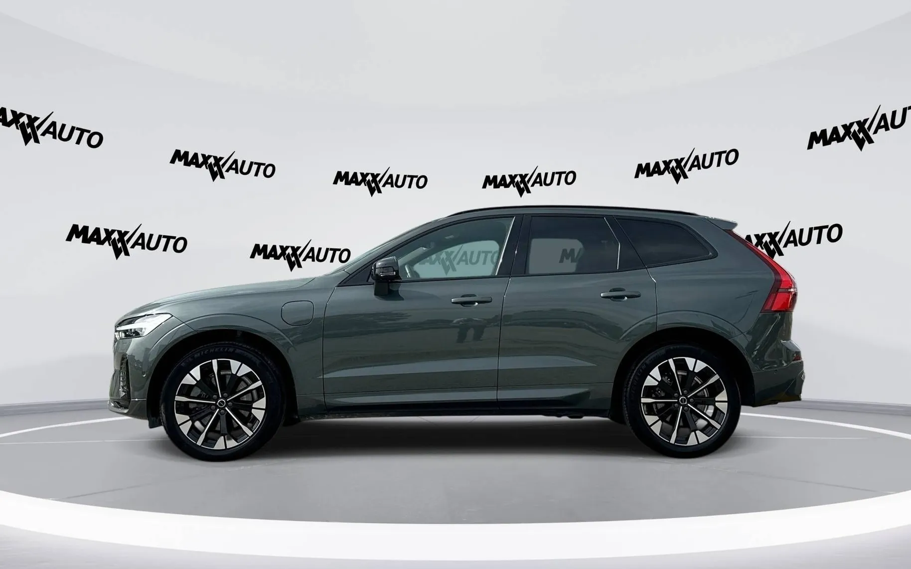 Notranja slika - Volvo XC60 - T6 AWD Recharge Twin Engine Plus Dark Avt. - 8