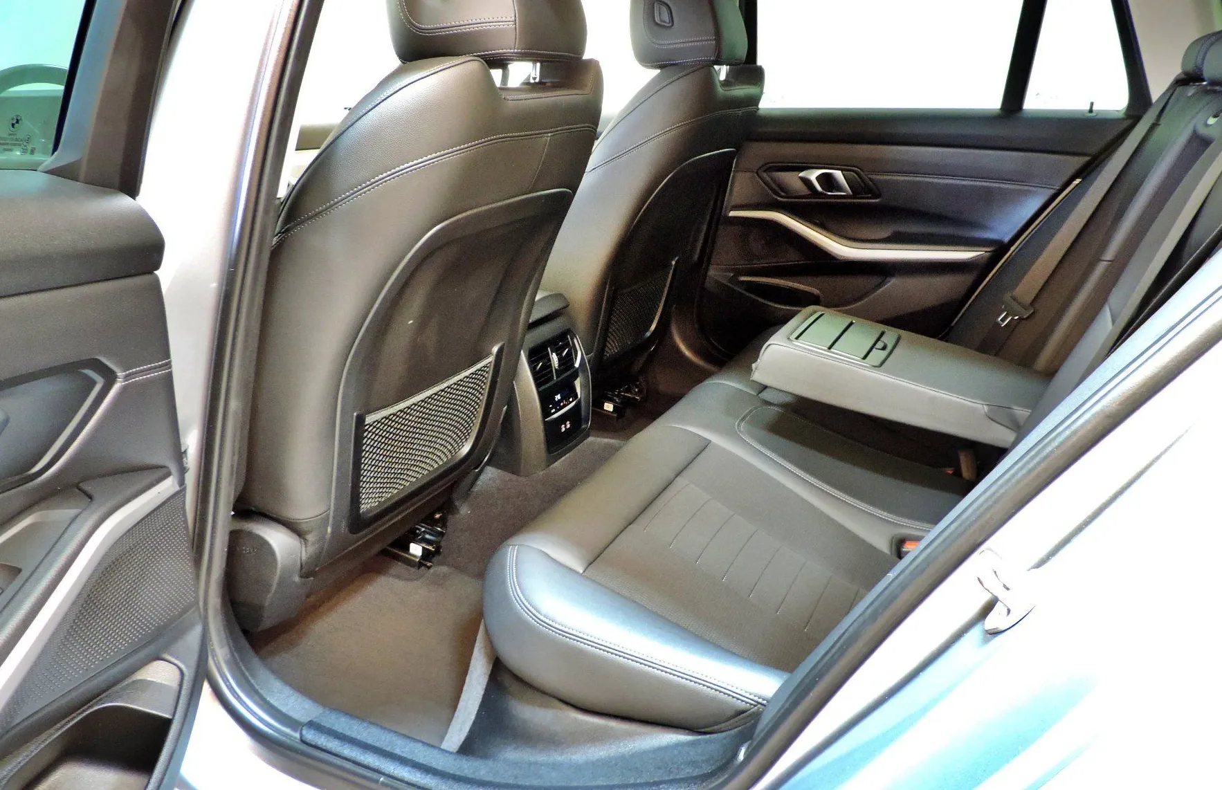 Zunanja slika - BMW Serija 3 - Touring: 330e xDrive Touring Avt. NOVI MODEL.... - 10