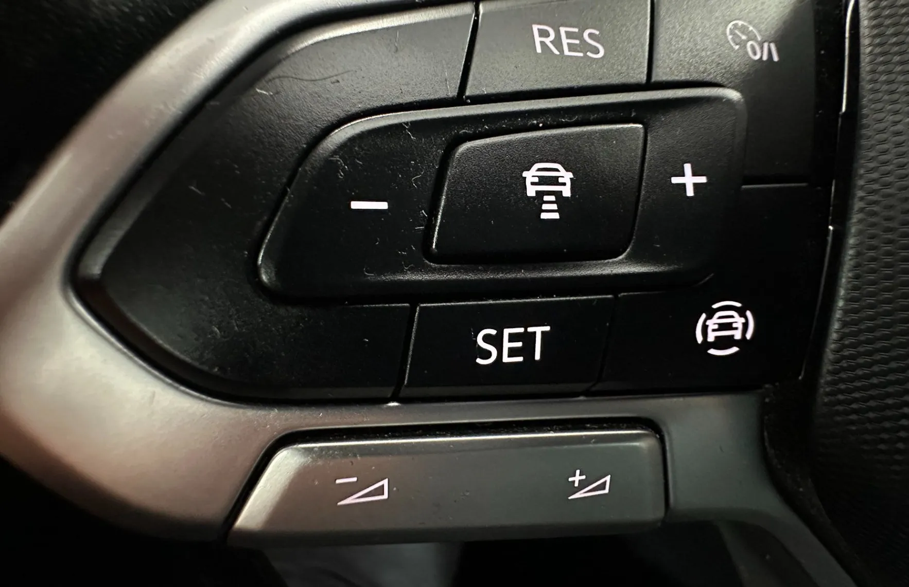 Zunanja slika - Volkswagen Tiguan - 2.0 TDI 110kW.NEMŠKI+4ALU.NAVI.AUT.GRET.SED.LED - 12