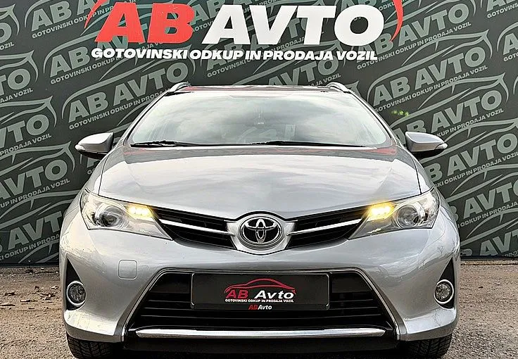 Zunanja slika - Toyota Auris - 1.6 TS+97KW+SLO+ALU+XENON+PRIKLOP+BREZ POLOGA+TOP - 2