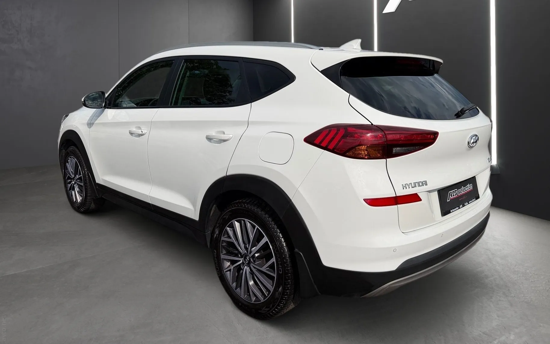 Zunanja slika - Hyundai Tucson - 1.6 CRDi Style 48V Aut.-SLO-LED-PDC-Kamera-Navi - 3