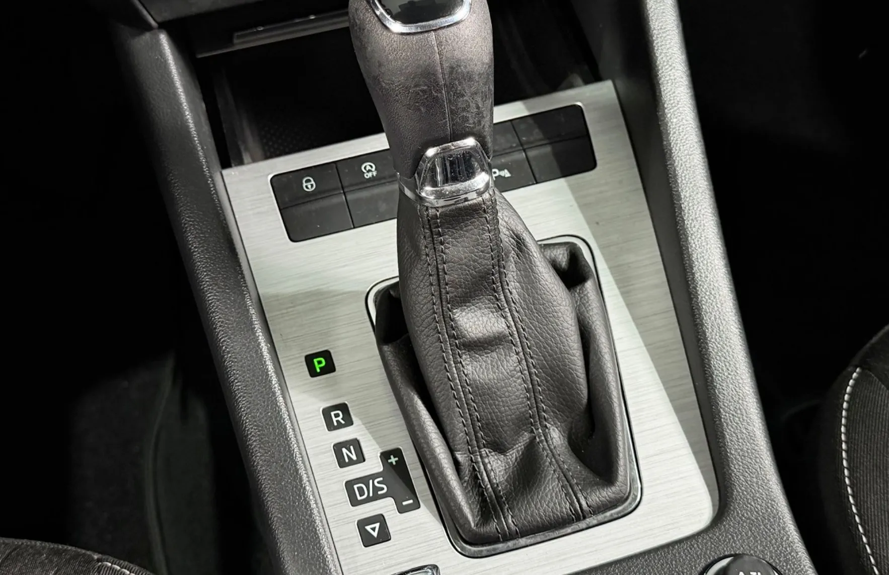 Zunanja slika - Škoda Octavia - 2.0 TDI - 110KW - DSG - PDC - NAVI ... - 10