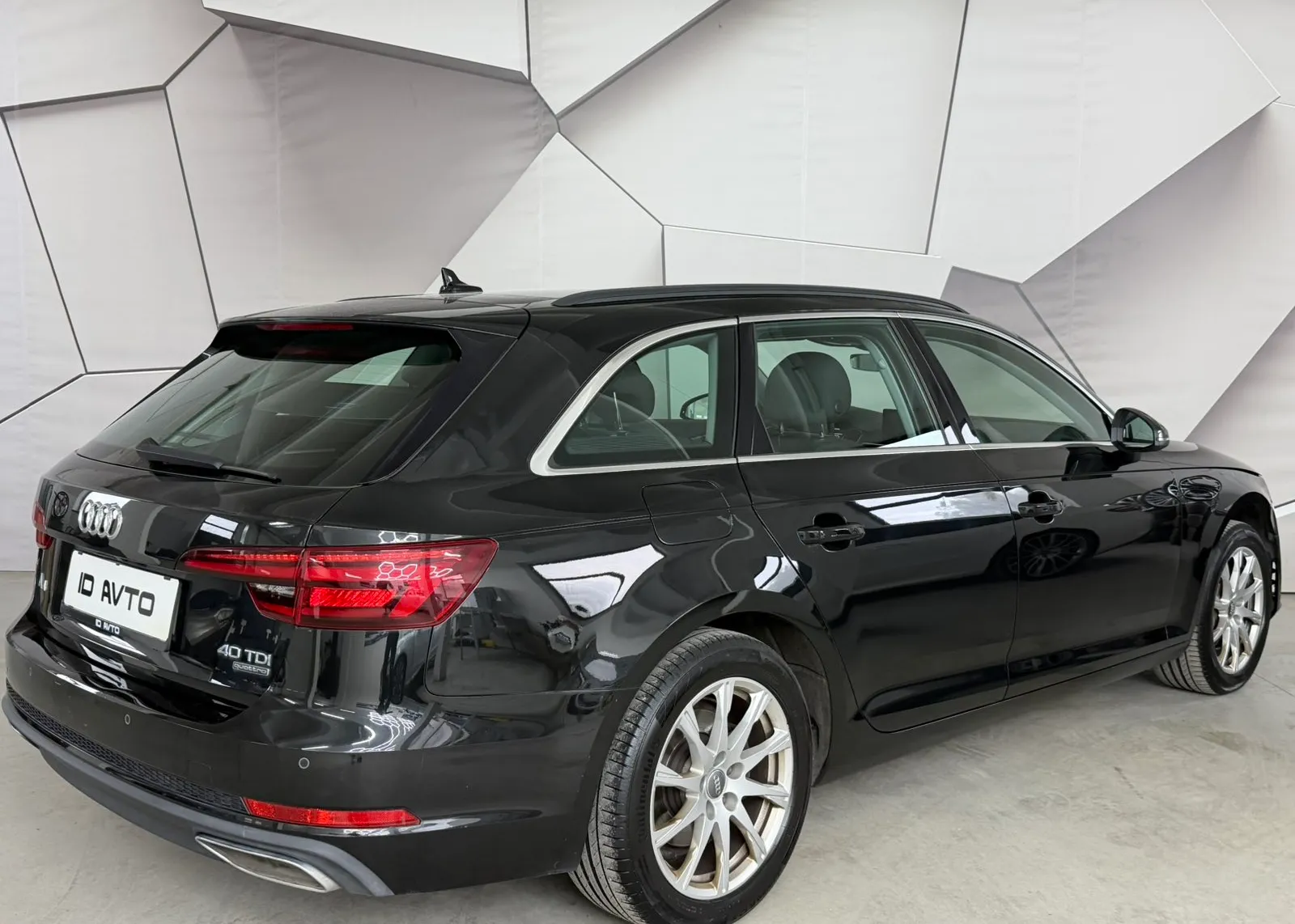 Zunanja slika - Audi A4 - AVANT 40 TDNI QUATTRO - 3