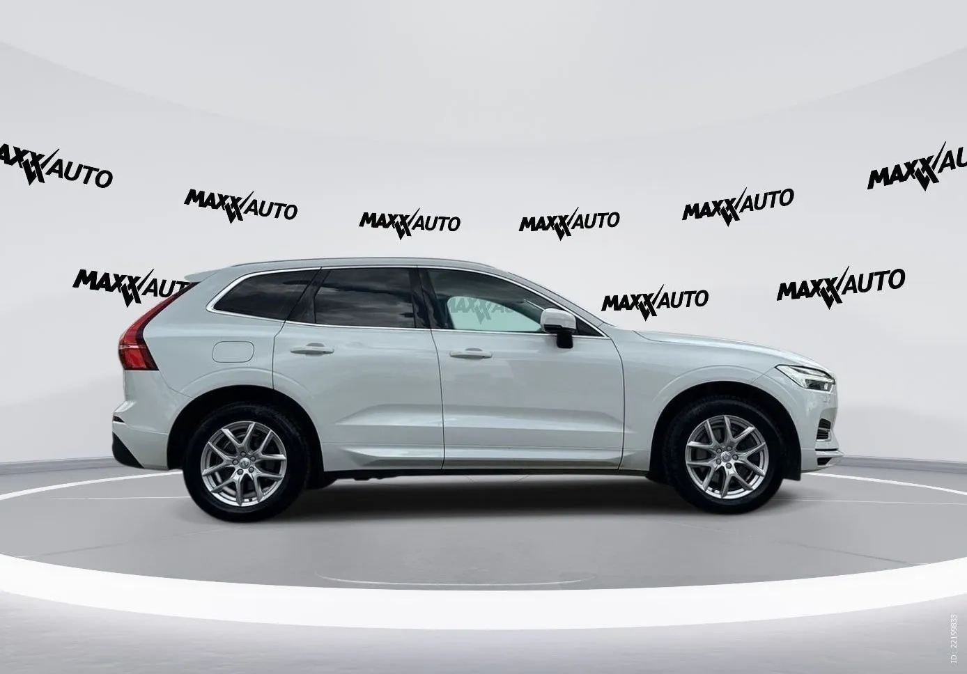 Notranja slika - Volvo XC60 - T8 Recharge Twin Engine AUT  Zračno Kljuka Pano... - 8
