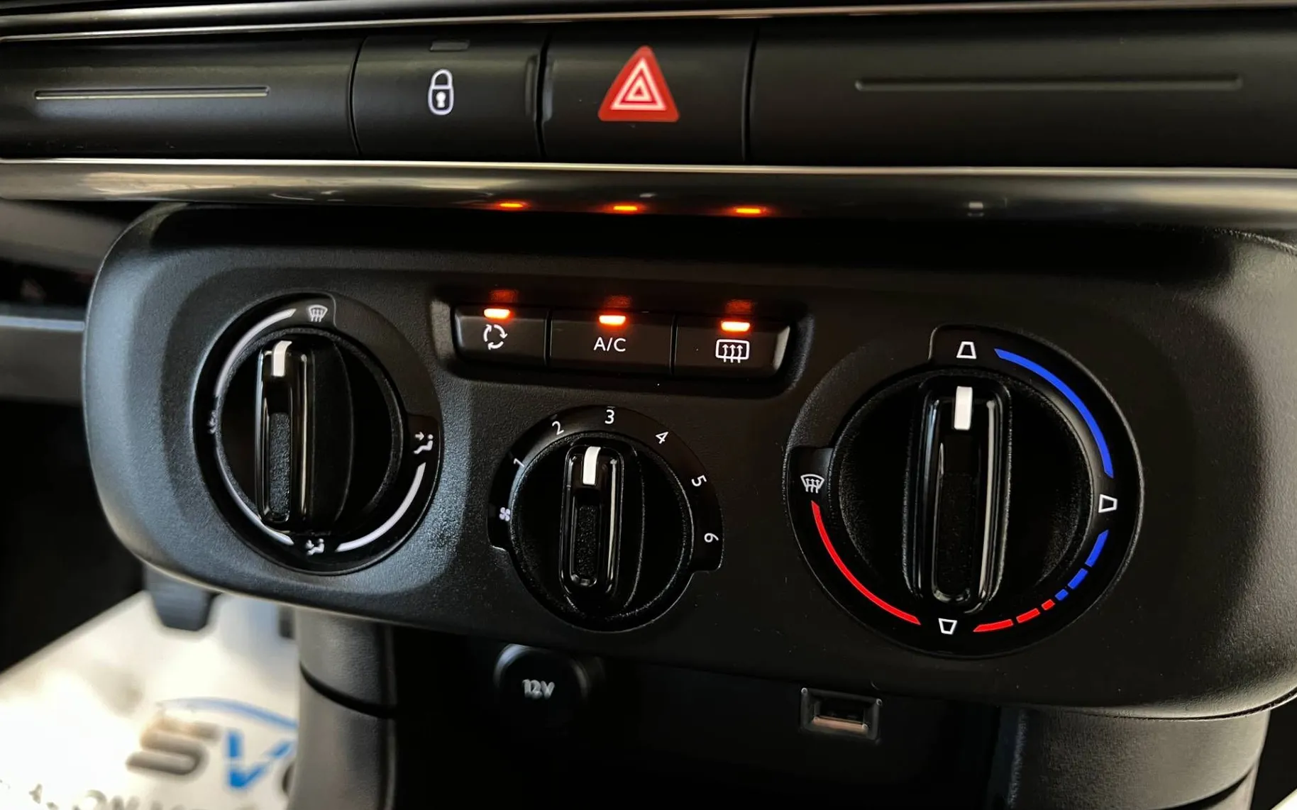 Zunanja slika - Citroën C3 - 1.2-1.LASTNIK-JAMSTVO-LED-TEMP-BT-MINT-OBROK 80€ - 15