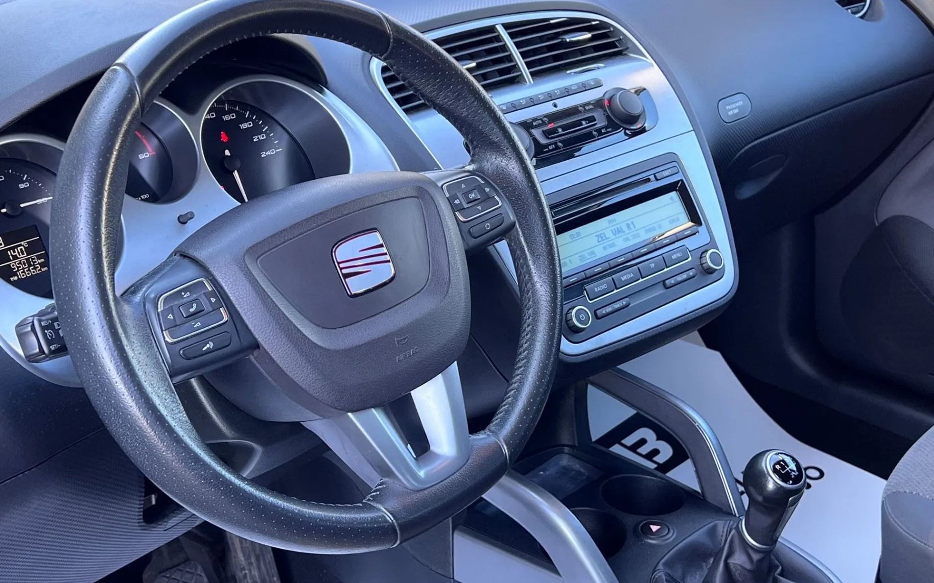 Notranja slika - Seat Altea - 1.6 TDI+1.LAST+SLO+TEMP+ALU+SAMO 95.013 km... - 11