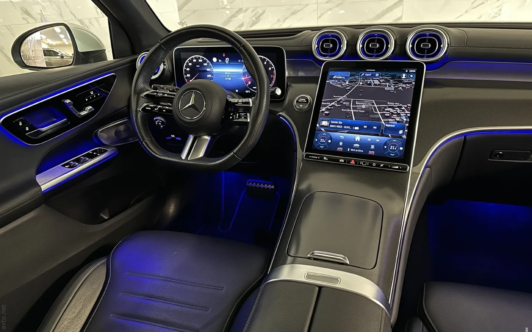 Notranja slika - Mercedes-Benz GLC-Razred - 200|4Matic|AMG|Panorama|Memory|HUD|360K|Burmester. - 9