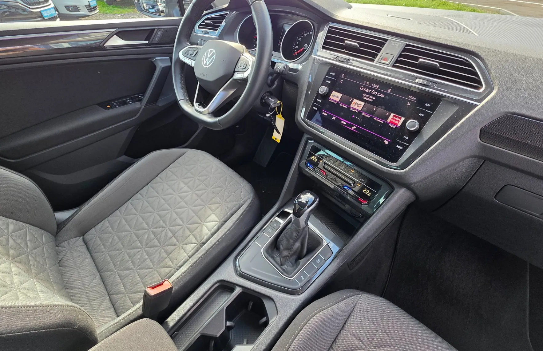 Zunanja slika - Volkswagen Tiguan - 2.0 TDI BMT Life DSG. oprema v opombah - 9