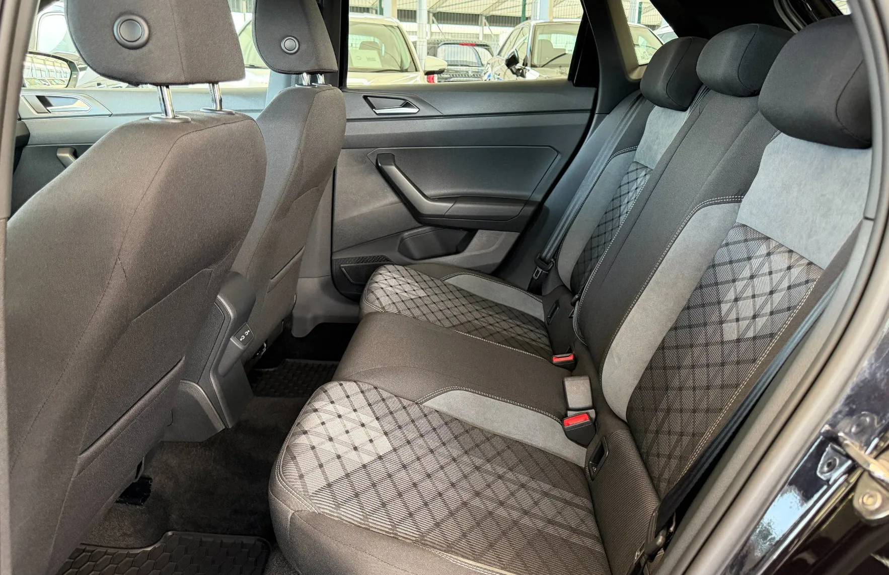 Zunanja slika - Volkswagen Polo - 4JOY1.0 TSI DSG -SLO-1.LASTNIK-KEYLESS-KAMERA - 9