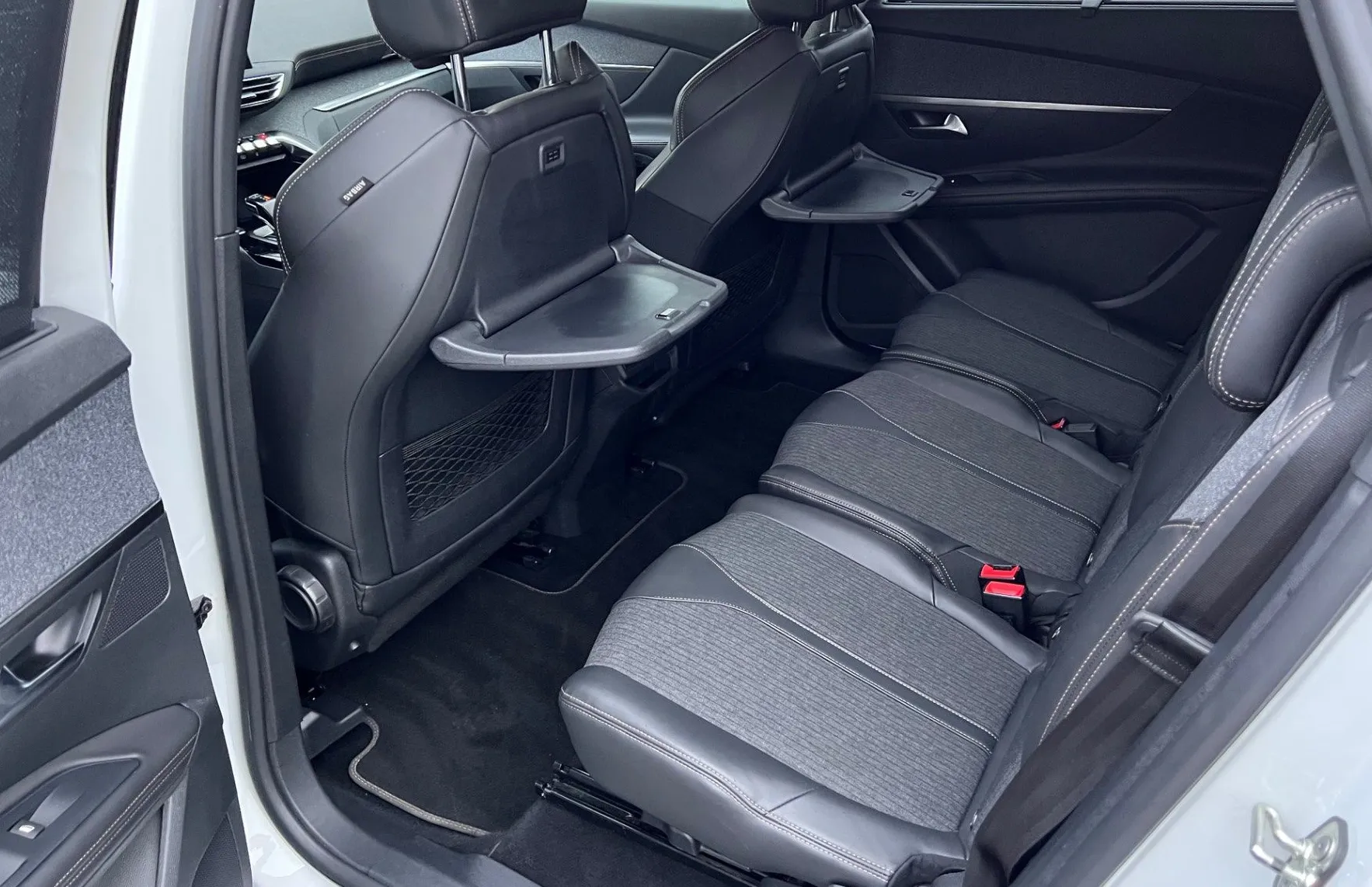 Zunanja slika - Peugeot 5008 - 1.5 BLUEHDI+GT LINE+FULL LED+VIRTUAL+PERLA - 18