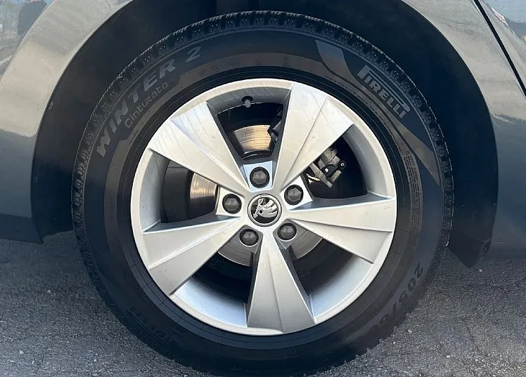 Zunanja slika - Škoda Octavia - Combi 2.0 TDI DSG - LED - NAVI - ACC - VIRTUAL - 4