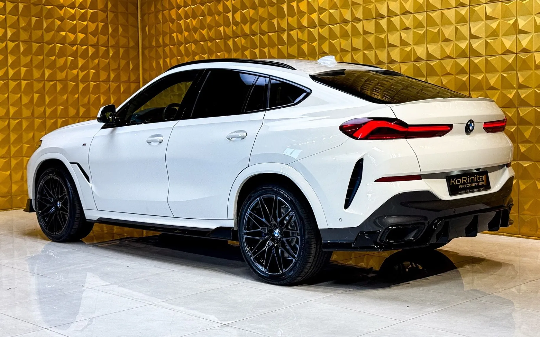 Notranja slika - BMW serija X6: - xDrive30d M Sport-HLAJENJE-360-VIRTUAL-AMBI... - 7