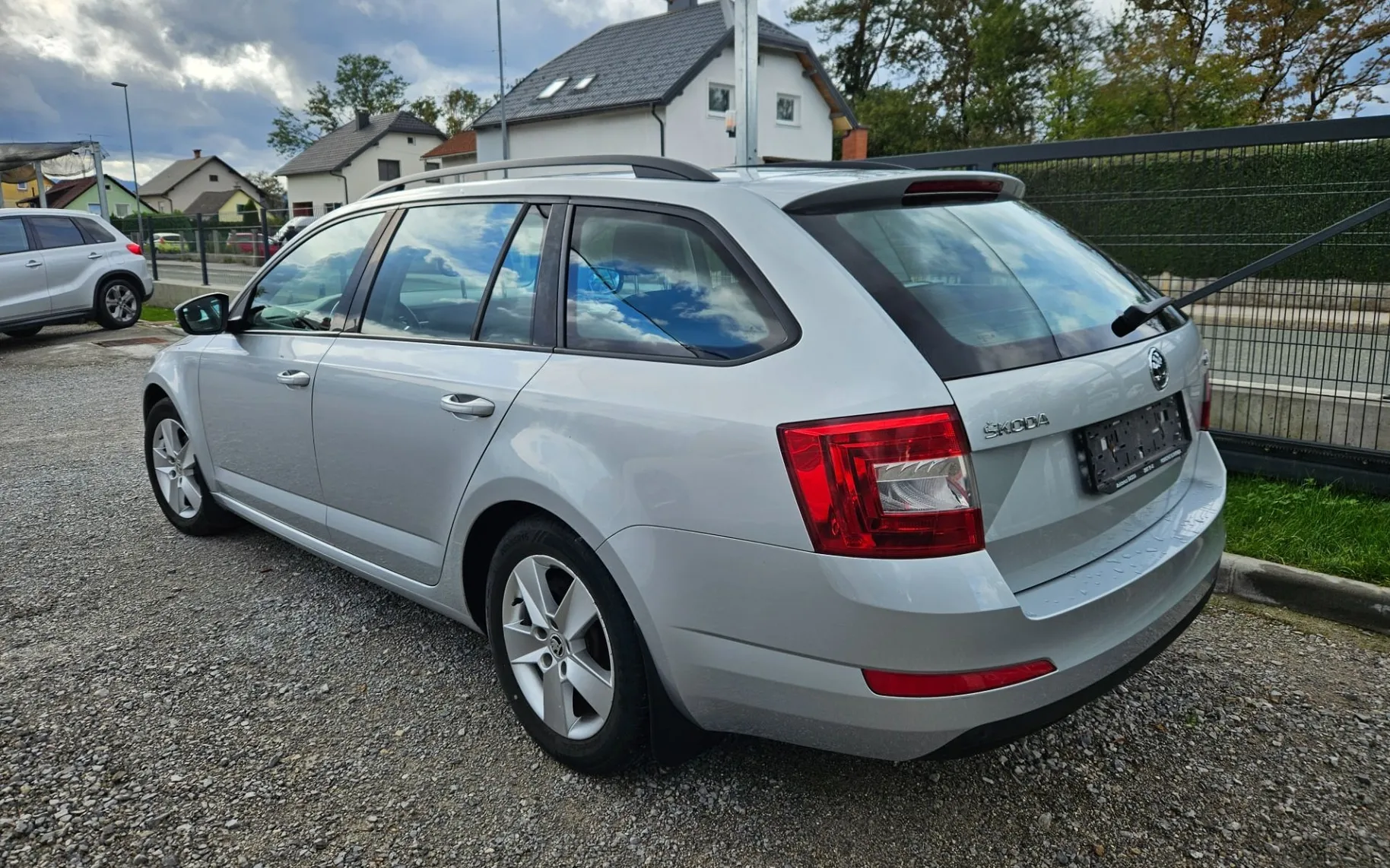 Zunanja slika - Škoda Octavia - 1.6 TDI Family ... - 4
