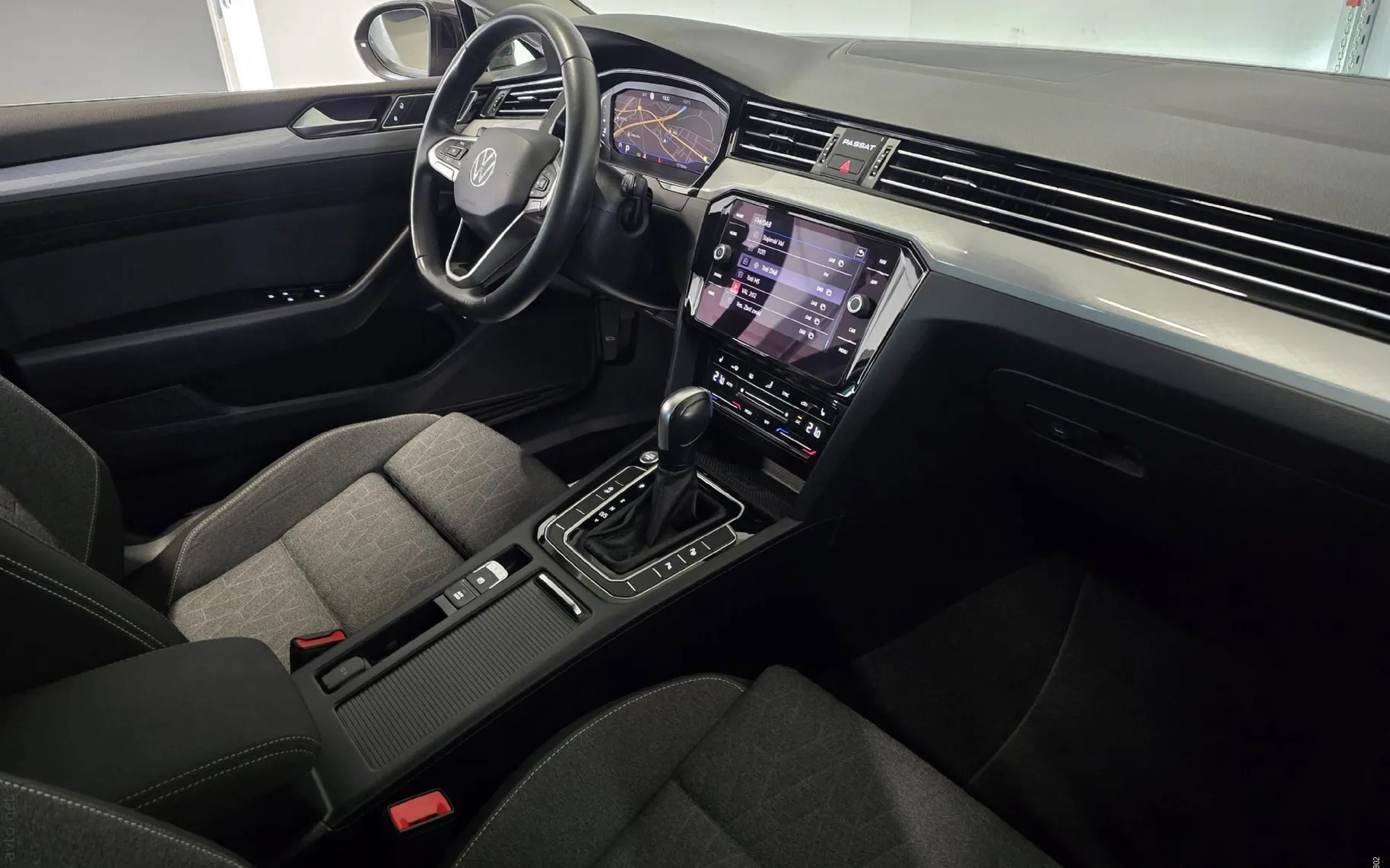 Notranja slika - Volkswagen Passat Variant - 2.0 TDI DSG Business | Matrix | Virtual | IQ.Dri.. - 11