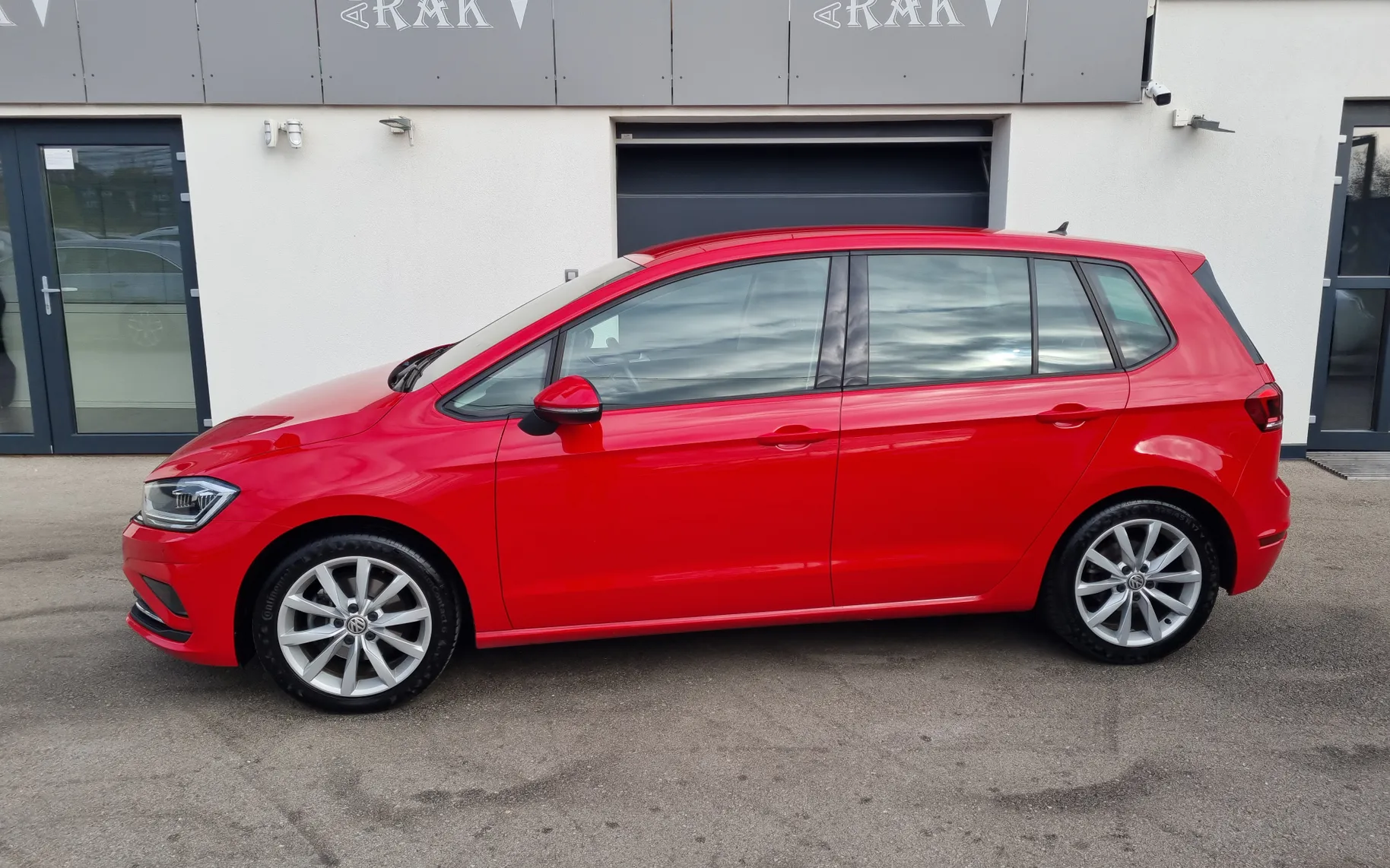 Zunanja slika - Volkswagen Golf - 1.5 TSI  Comfortline DSG 94681 KM. KOT NON - 1