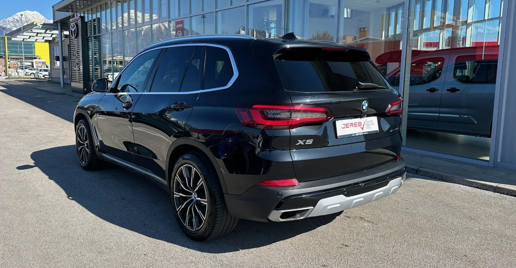 Zunanja slika - BMW X5 - serija : X-Line|Laser|Pano|Memory| - 3