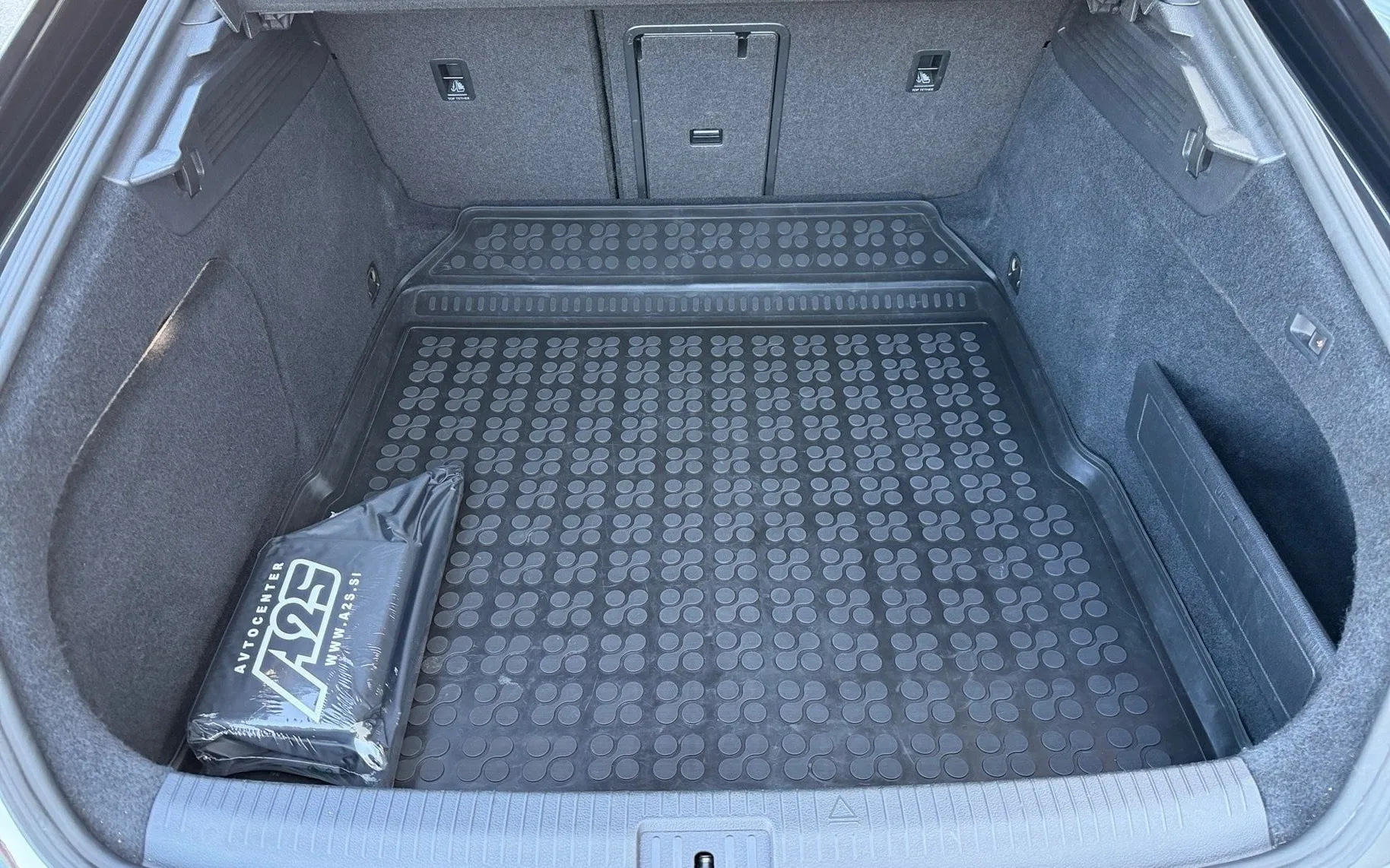 Notranja slika - Volkswagen Arteon - 4motion 2.0 TDI R-Line DSG-DCC-Panorama-Vl.kljuka. - 9