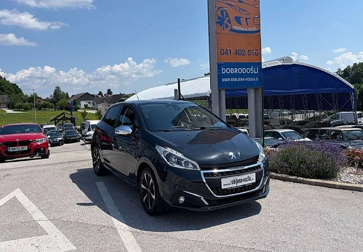 Zunanja slika - Peugeot 208 - 1.2 PureTech 83 S S Allure - 1