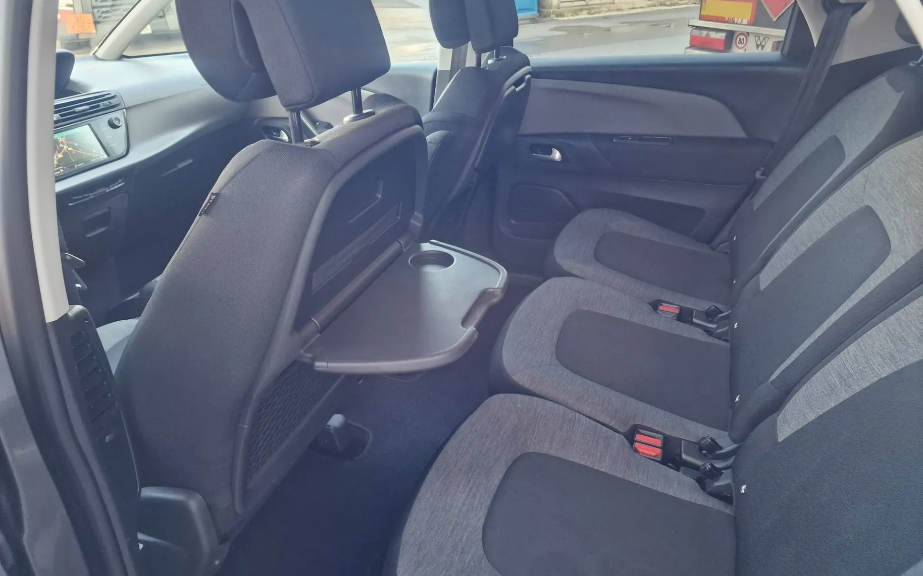 Notranja slika - Citroën C4 SpaceTourer - 1.5D AVTOMATIK - 10