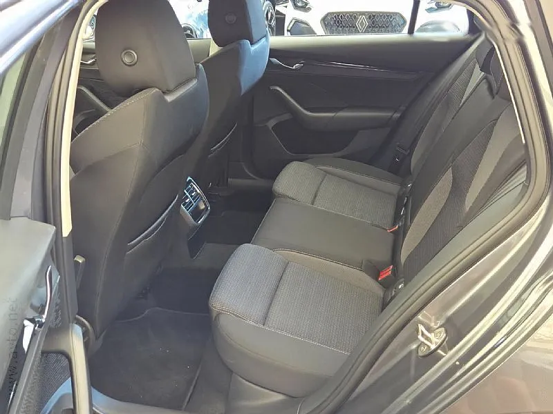 Zunanja slika - Škoda Octavia - Combi 1.5 eTSI 110Kw Style ACC DSG NAVI LED - 10