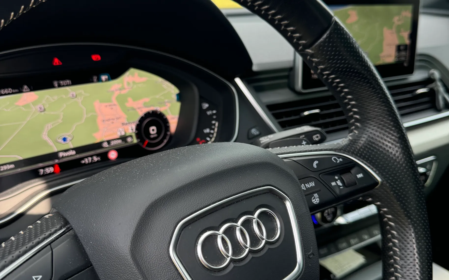Notranja slika - Audi Q5 - quattro 2,0 TDI Business Sport Plus S-tronic - 7