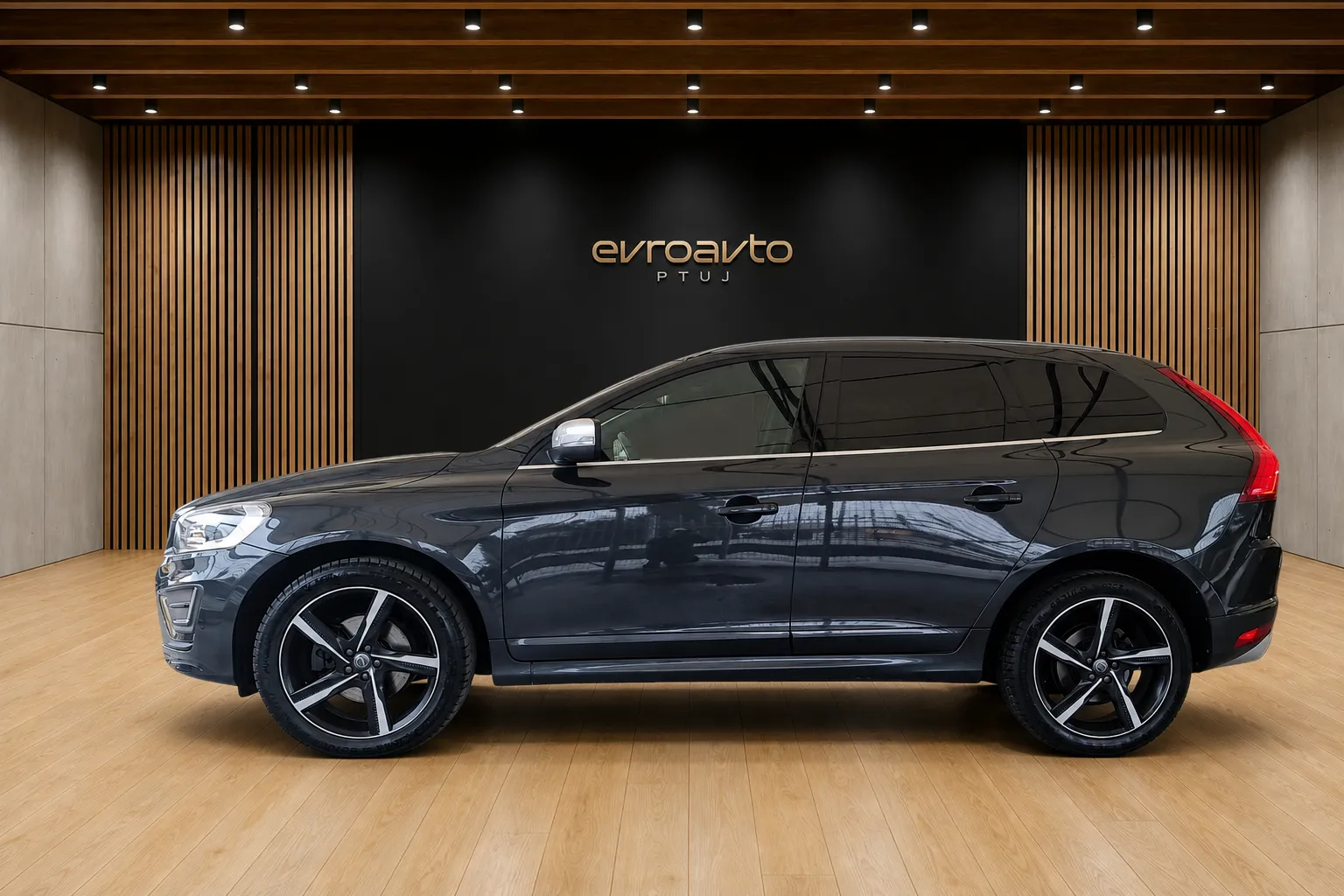 Zunanja slika - Volvo XC60 - D4 AWD AUTO R-Design•Legendarni 5-valjni motor... - 5