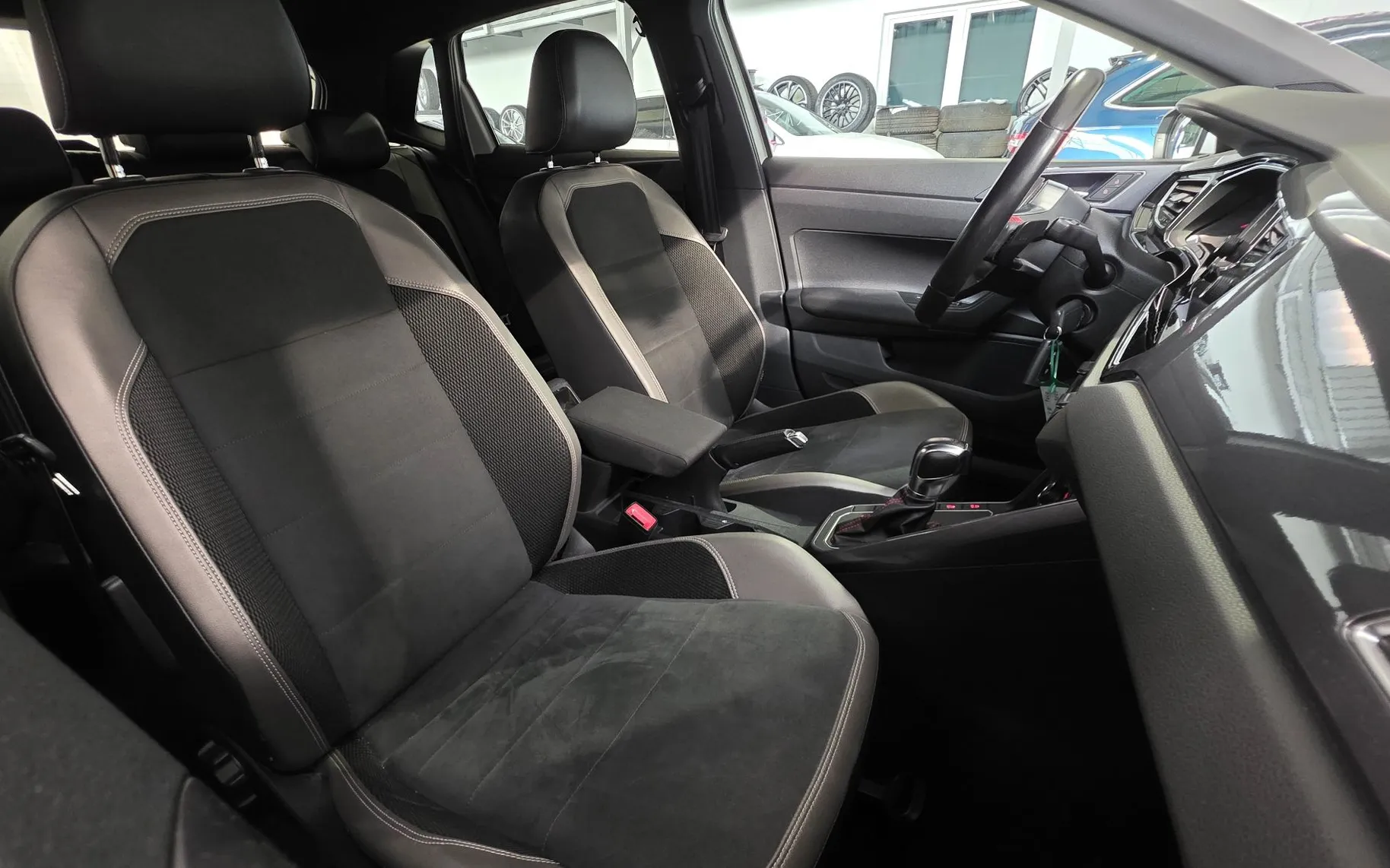 Zunanja slika - Volkswagen Polo - 2.0GTI DSG LED NAVI PDC ALKANTARA 2xKLIMA - 16