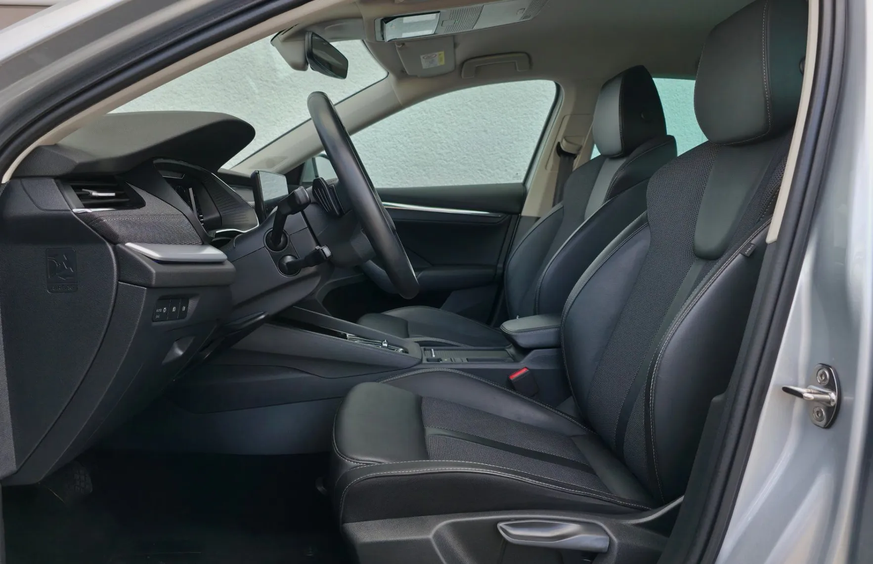 Zunanja slika - Škoda Octavia - 2.0TDI DSG Style LED•ACC•VIRTUAL•GRETJE•KEYLES•17C - 6
