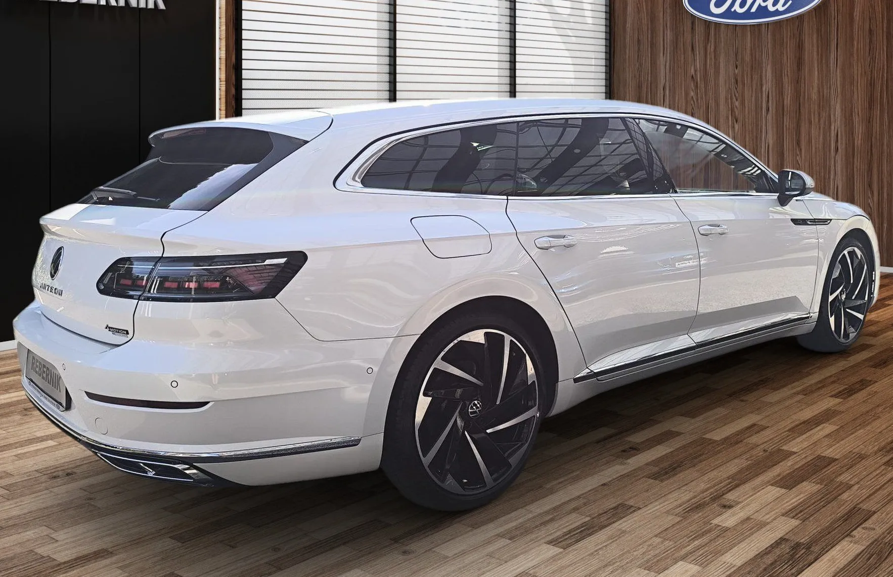 Zunanja slika - Volkswagen Arteon - Shooting Brake SB 4motion 2.0 TSI BMT R-LINE DSG 280 PS-MA - 4