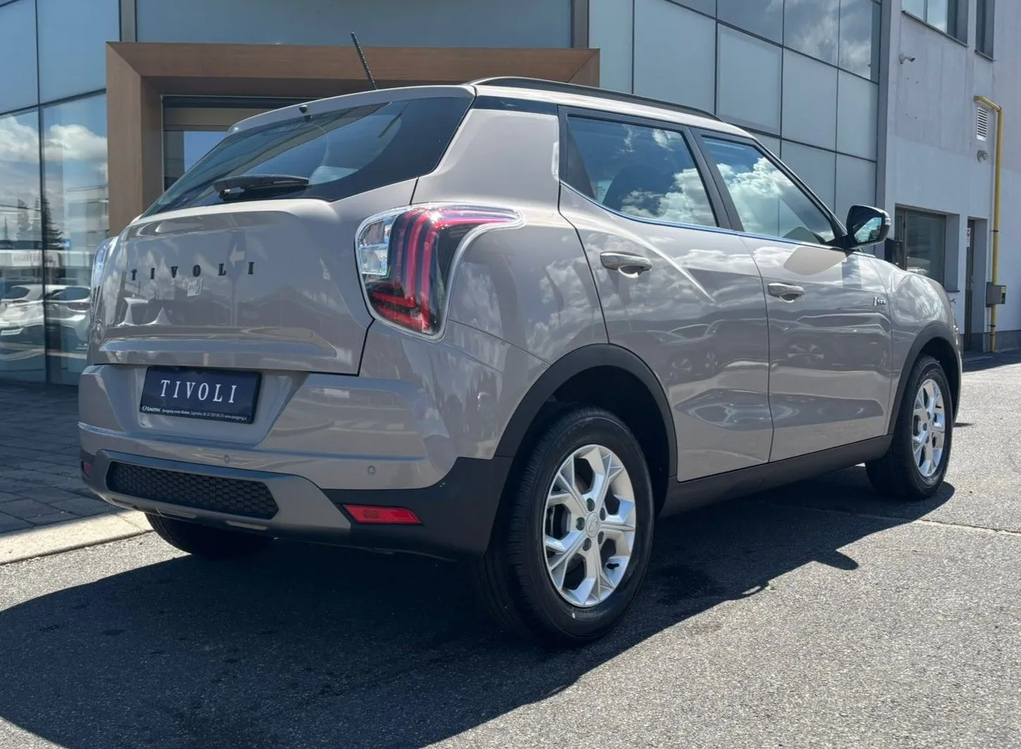 Zunanja slika - KG Mobility Tivoli - 1.5 GDI-T Fresh M T - 4