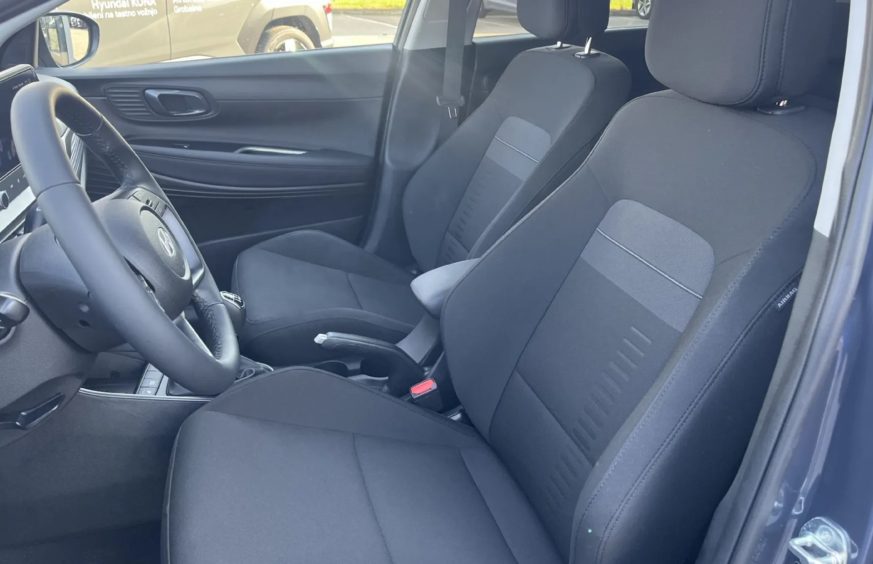 Zunanja slika - Hyundai Bayon - 1.0 T-GDI 100 PREMIUM TESTNO VOZILO - 10
