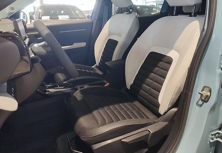 Zunanja slika - Citroën C3 Aircross - PLUS Hybrid145 ëDCS6 + paket zima - 7