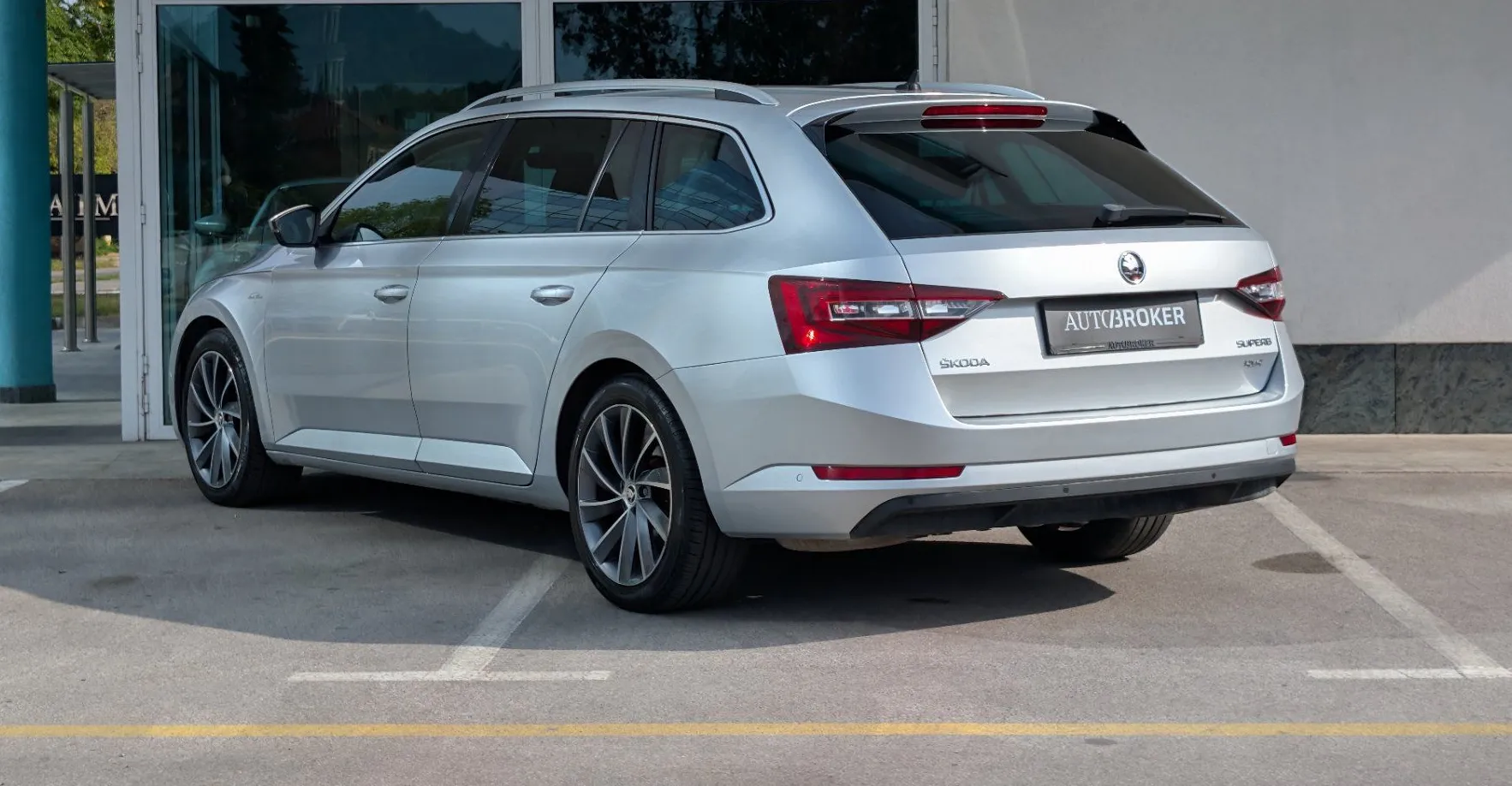 Zunanja slika - Škoda Superb - Combi 4x4 2.0 TDI L K DSG Usnje Navi ACC - 7