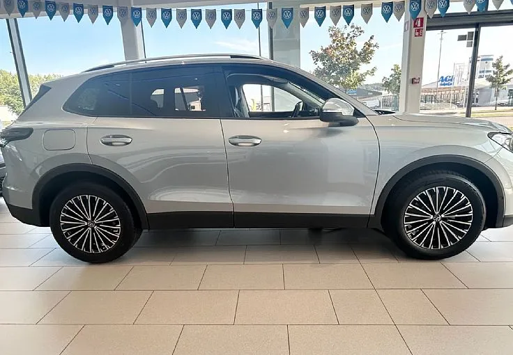 Zunanja slika - Volkswagen Tiguan - 4ALL 1.5 eTSI DSG - 3