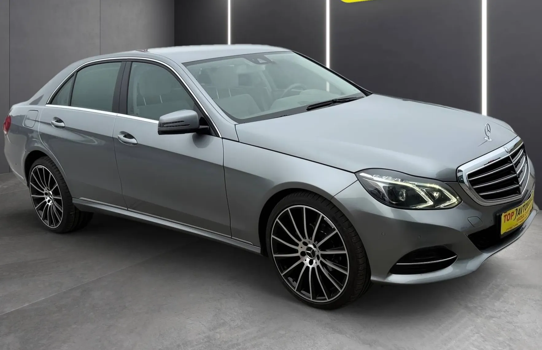 Zunanja slika - Mercedes-Benz E-Razred - E 220 CDI SLOVENSKI NAVIGACIJA TEMPOMAT PDC HI-FI - 7