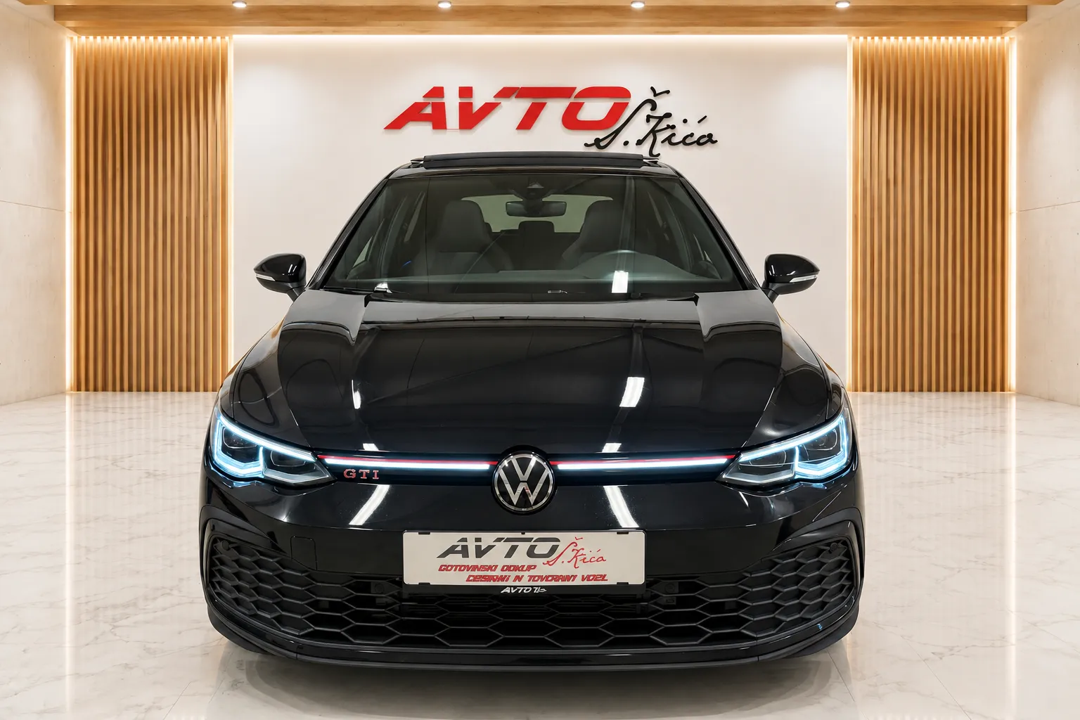 Notranja slika - Volkswagen Golf - 2.0 TSI-GTI-PANORAMA-VIRTUAL-DSG-ACC-IQ-KAMERA-NAV - 7