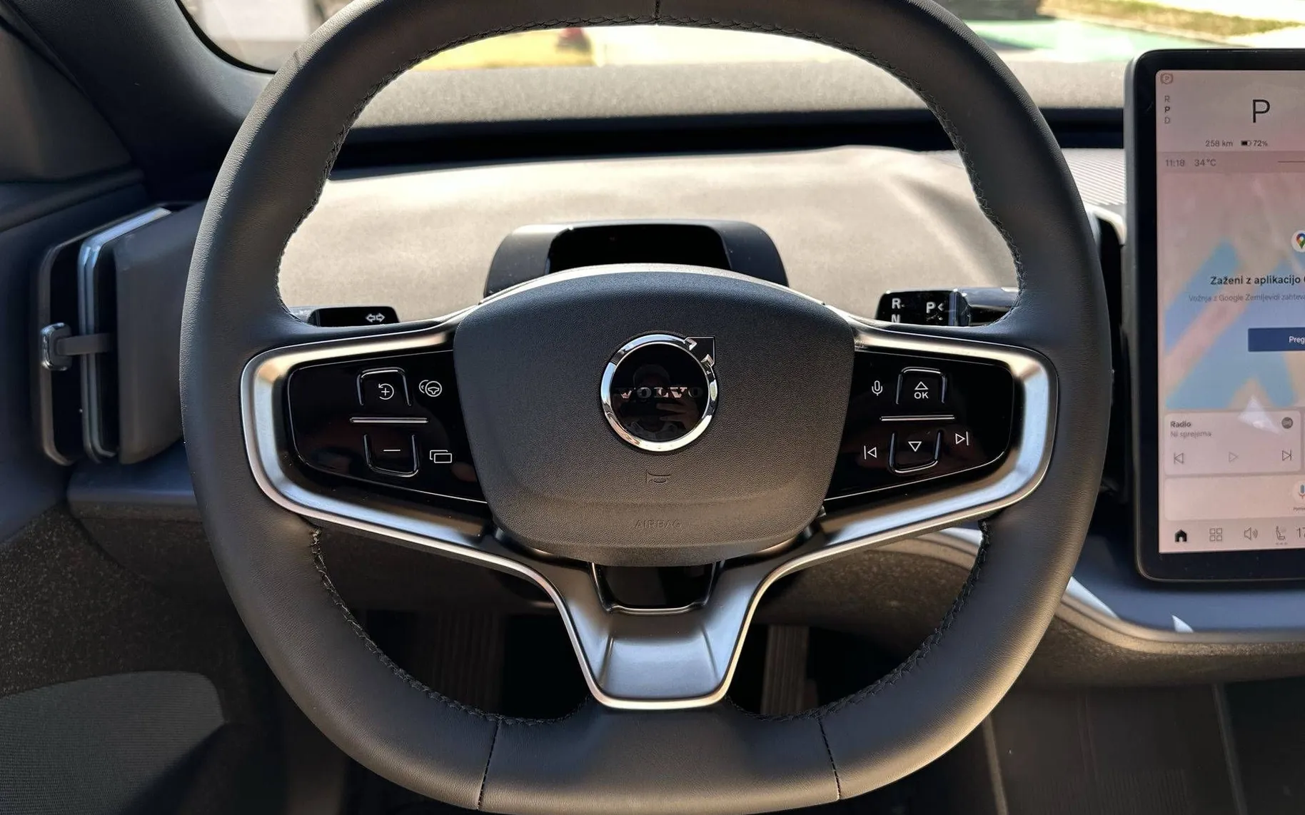 Notranja slika - Volvo EX30 - Single Motor Extended Range  69 kWh  Core - 14