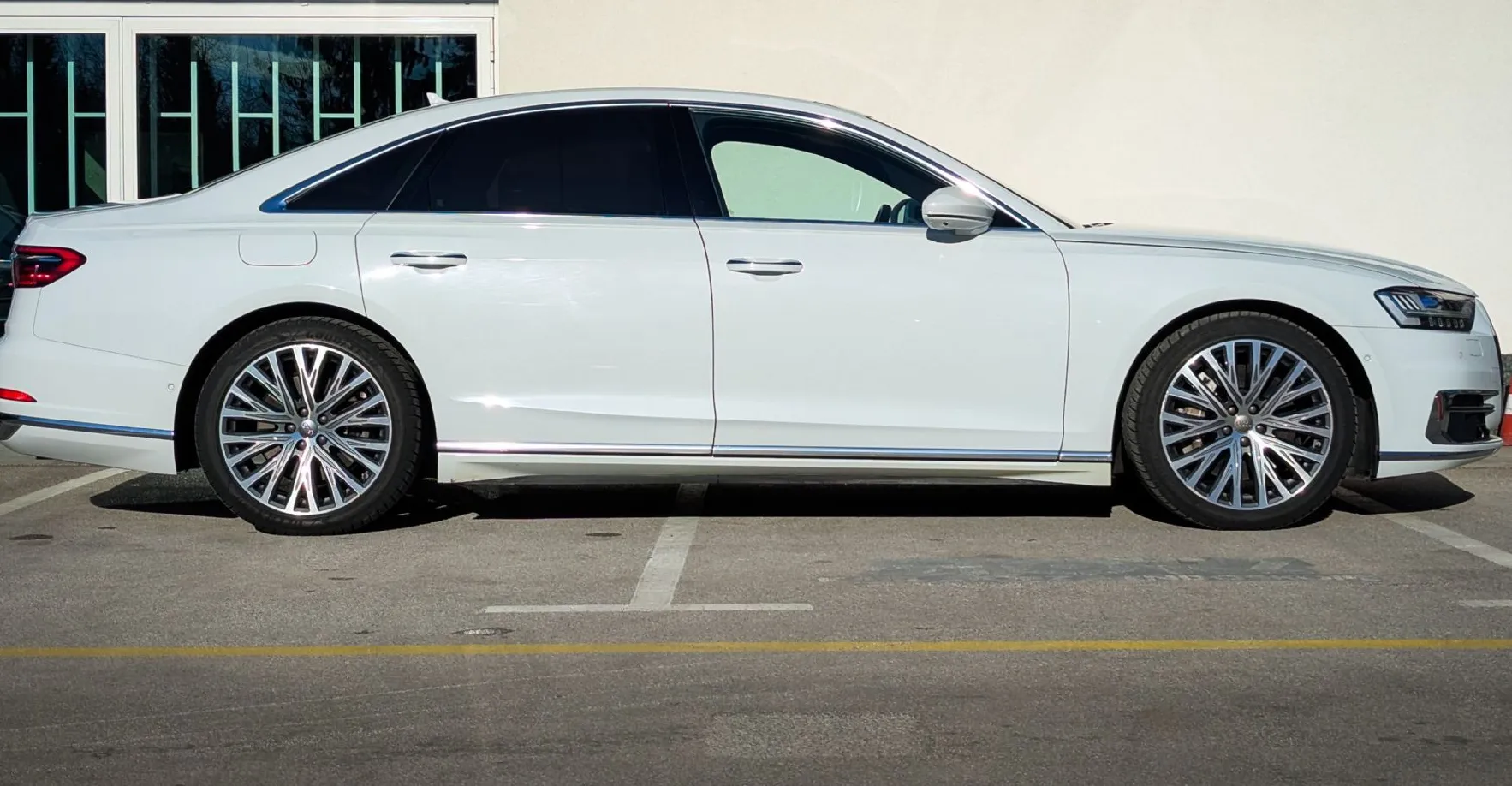 Zunanja slika - Audi A8 - 55 TFSI Quattro matrični LED Bang Olufsen SLO - 4