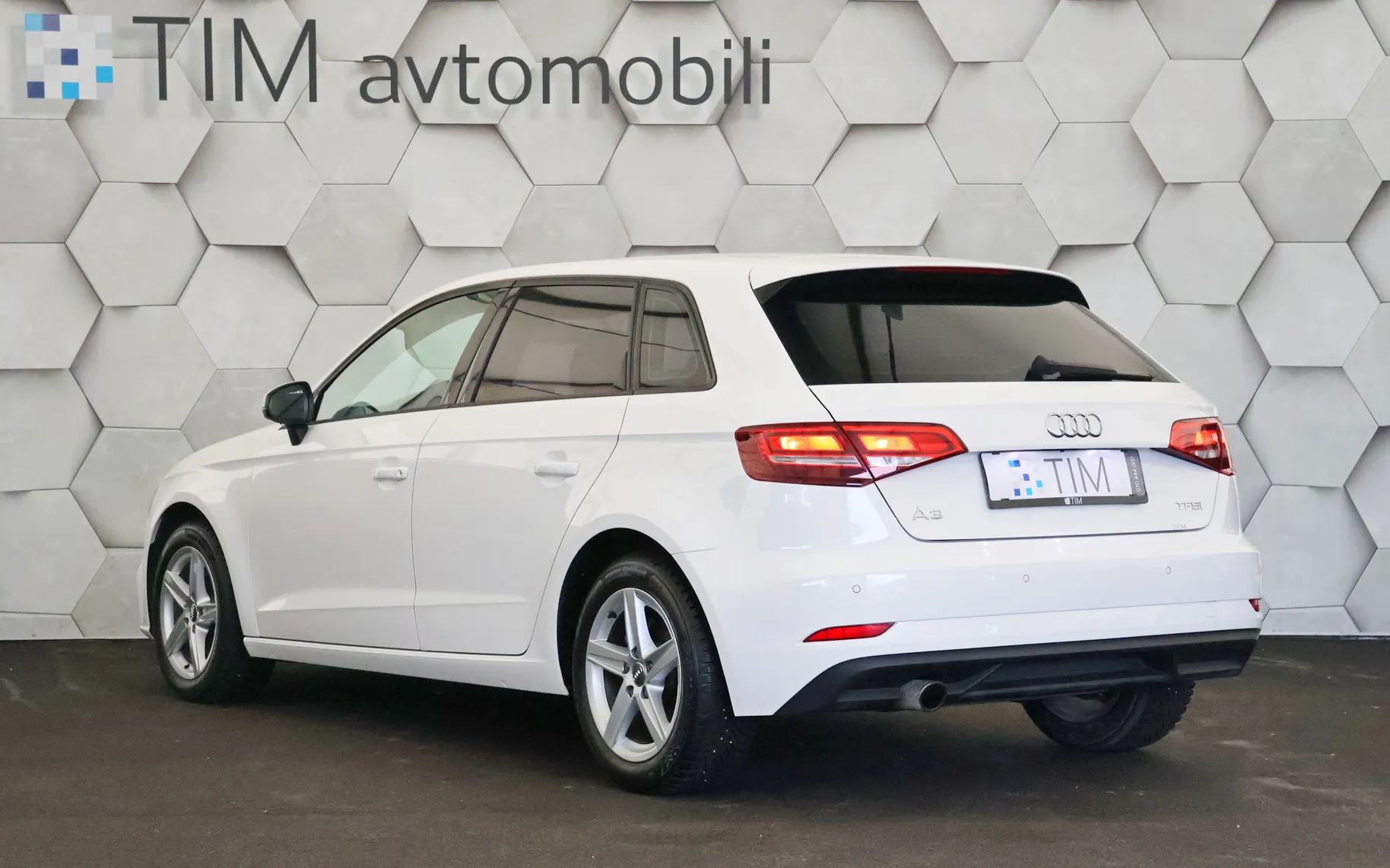 Zunanja slika - Audi A3 - 1.0 TFSI Design 115KM - 4