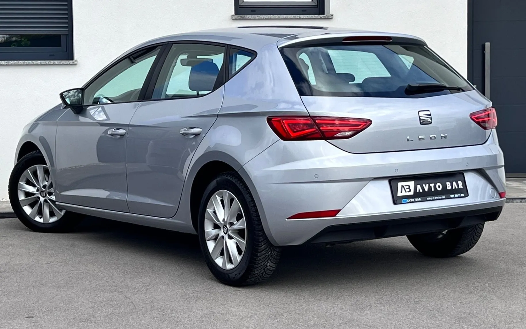 Notranja slika - Seat Leon - 1.5 TSI+LED+PDC+ALU+TEMP... - 8