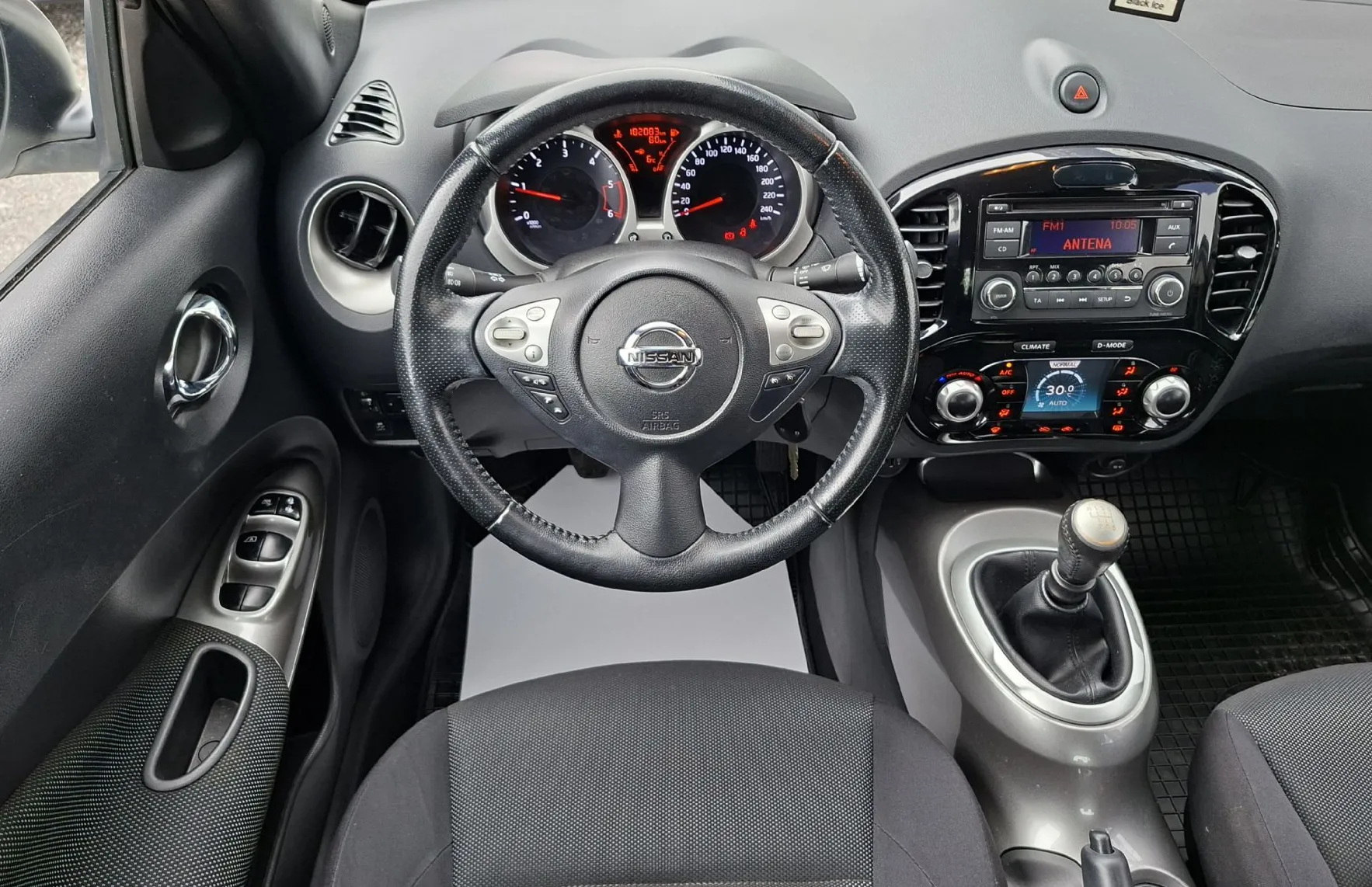 Zunanja slika - Nissan Juke - 1.5 DCI PREMIUM - 10