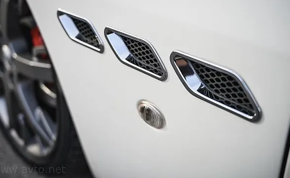 Zunanja slika - Maserati GranTurismo - 4.2 MC Sport Line V8 NEPOZABNO DOŽIVETJE - 15