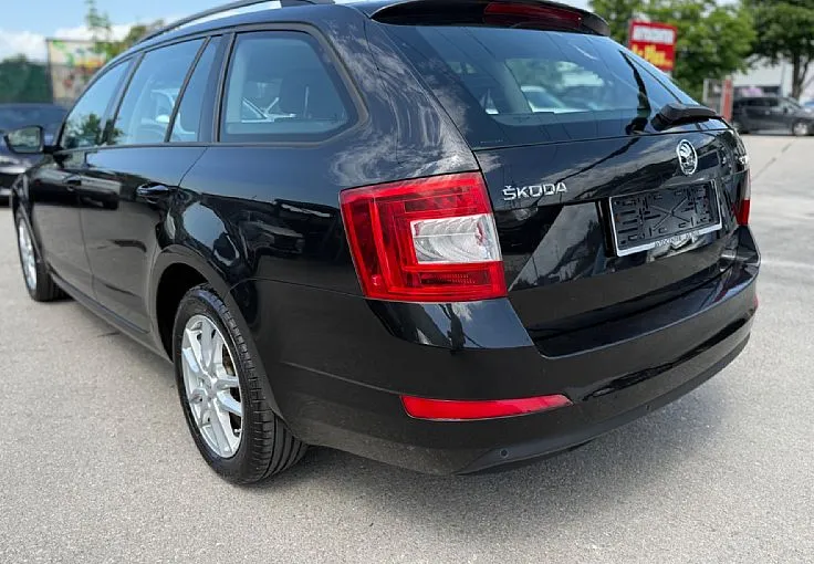 Zunanja slika - Škoda Octavia - Combi 1.6 TDI Ambition DSG - XENON - NAVI - PDC - - 6
