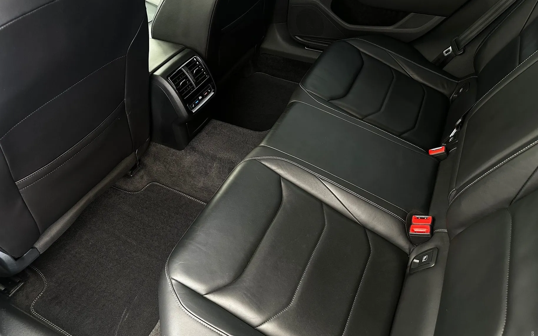 Notranja slika - VW Arteon - 2.0TDI-DSG-VIRTUAL-360KAMERE-USNJE-F1 PRESTAVE-A.. - 8