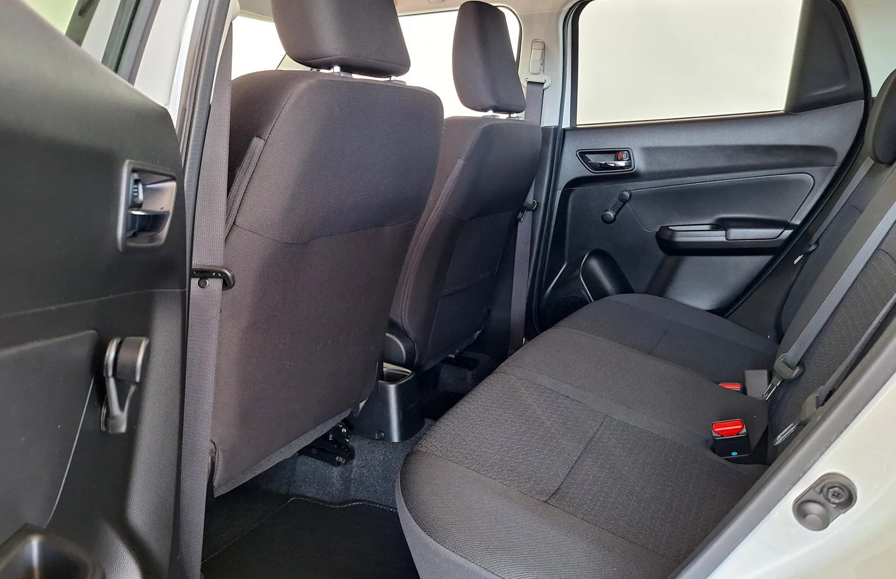 Zunanja slika - Suzuki Swift - 1.2 VVT AllGrip Premium•SLO•4X4•GRET.SEDEŽEV• - 13