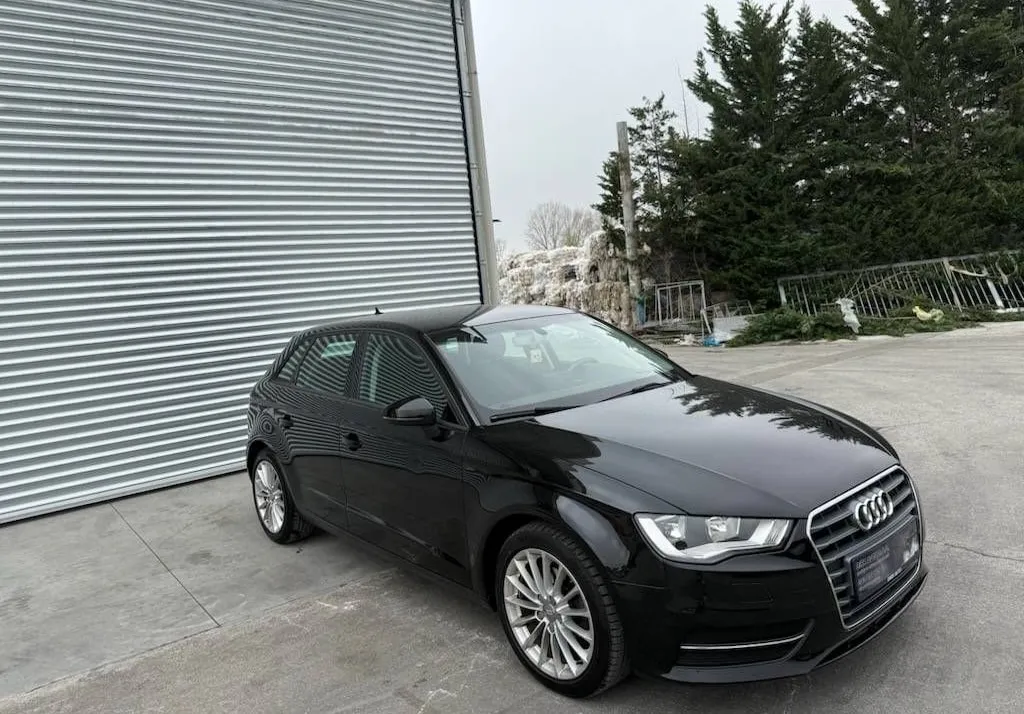 Notranja slika - Audi A3 - 1.6 TDI SPORT OPR.VELIK SERVIS NA KREDIT BREZ PO - 10