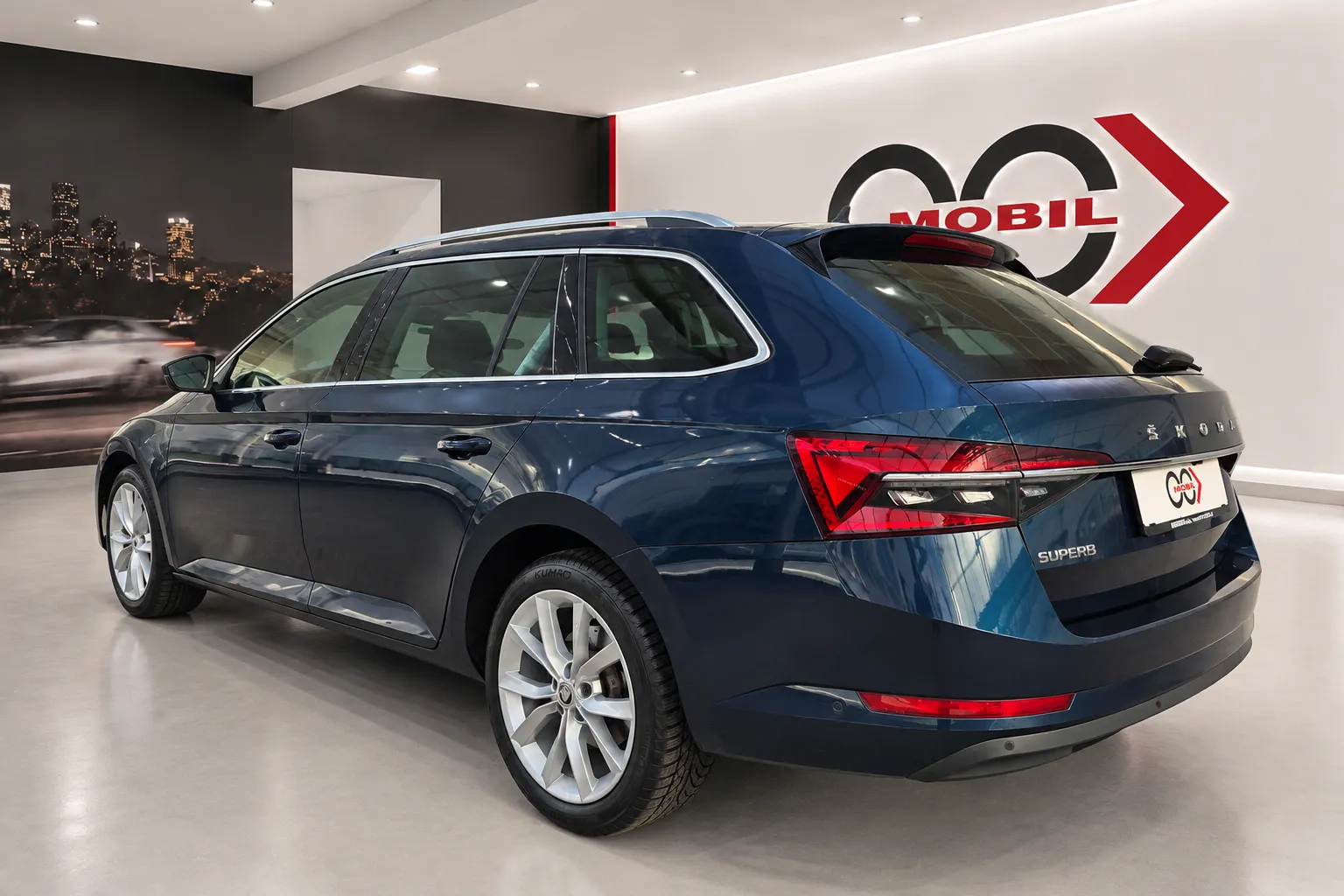 Notranja slika - Škoda Superb - Combi 2.0 TDI Style DSG-Matrix.360kam.usnje+memory - 7