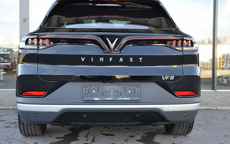 Zunanja slika - Vinfast VF8 - VIN FAST V8 PLUS  4X4 - 5