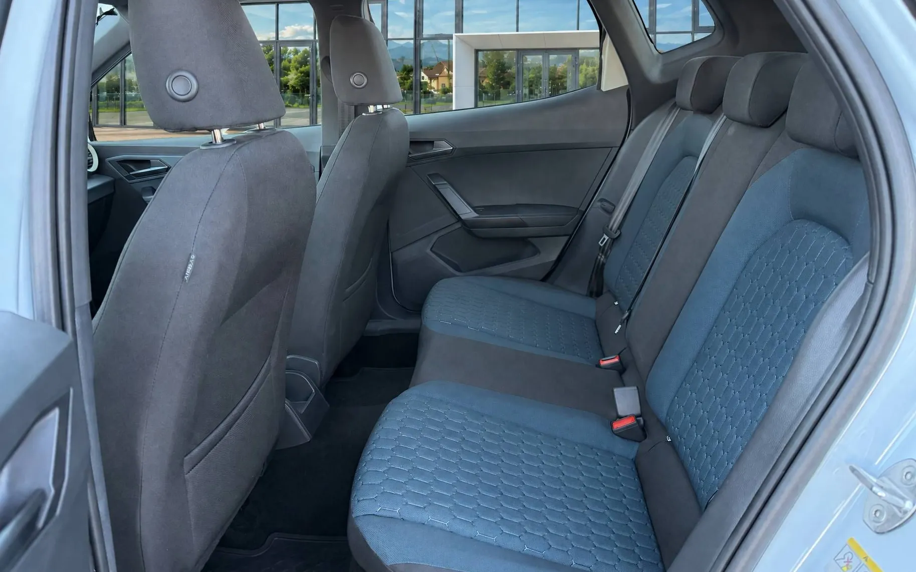Zunanja slika - Seat Arona - 1.0 Eco TSI Style DSG-SLO-ACC-PDC-Vzvr.kamera..... - 6