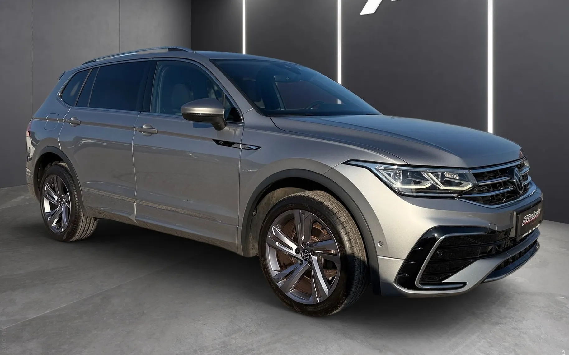 Zunanja slika - Volkswagen Tiguan Allspace - 2.0 TDI DSG 4Motion R-Line... - 2